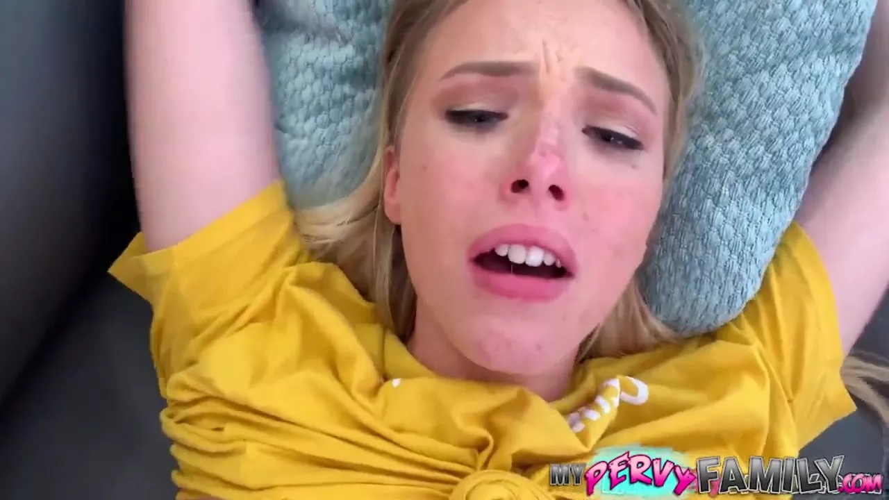 Cute blonde Dixie Lynn seduces her stepbrother